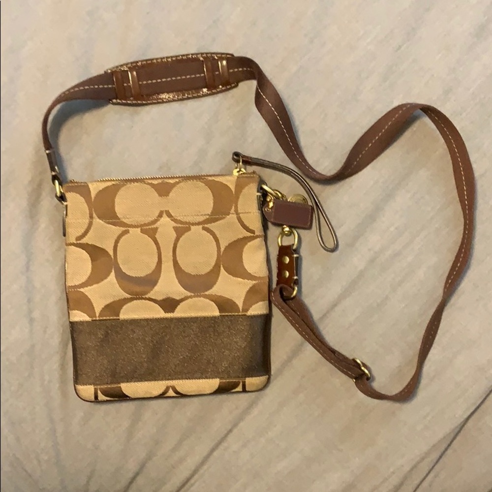 Coach Bag - Picture 2 of 4